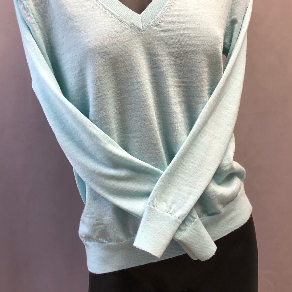 Banana Republic Merino Wool V Neck Sweater - Picture 2 of 6